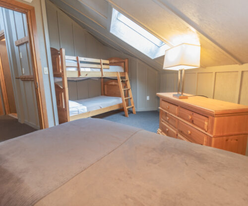Four bedroom deluxe cabin bunk beds